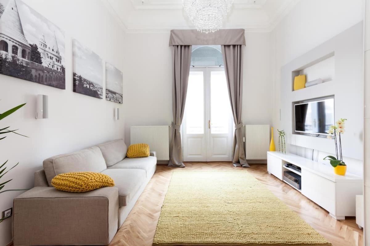 Bpr Sophisticated Astoria Suite With Balcony Budapest Luaran gambar