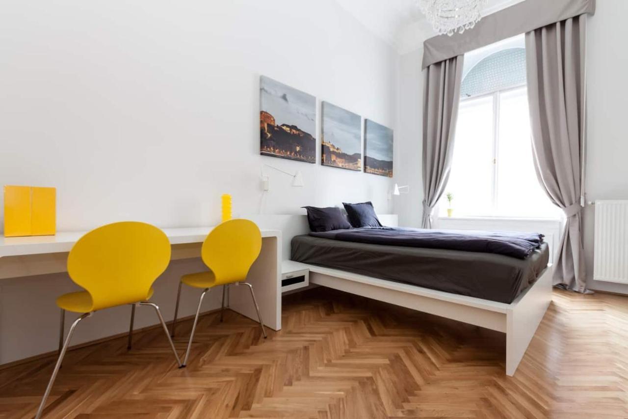 Bpr Sophisticated Astoria Suite With Balcony Budapest Luaran gambar