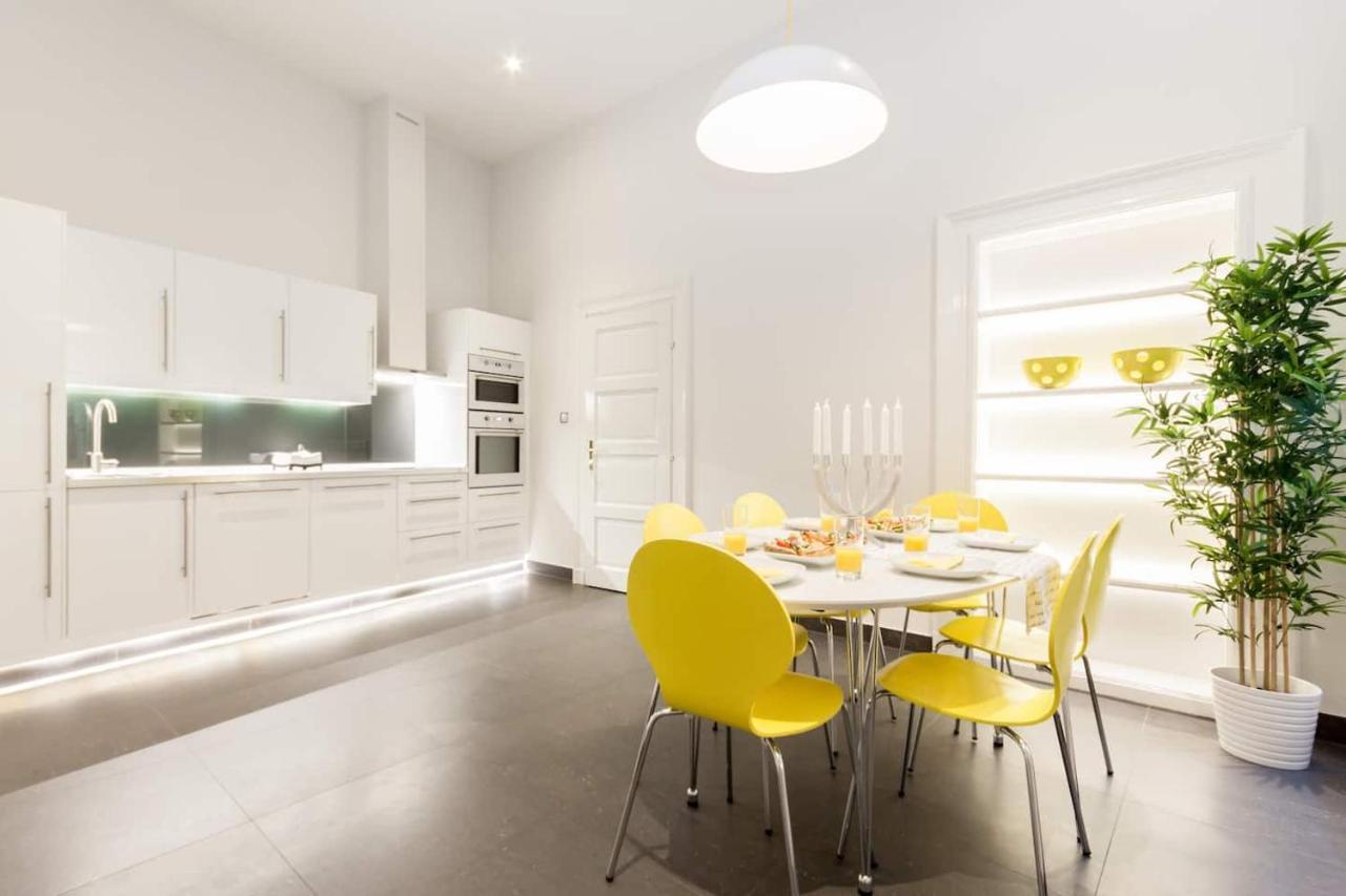 Bpr Sophisticated Astoria Suite With Balcony Budapest Luaran gambar