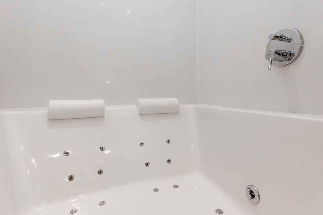 Bpr Sophisticated Astoria Suite With Balcony Budapest Luaran gambar