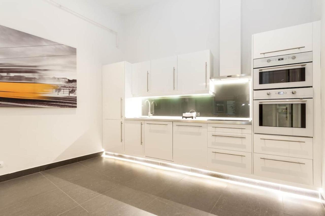Bpr Sophisticated Astoria Suite With Balcony Budapest Luaran gambar